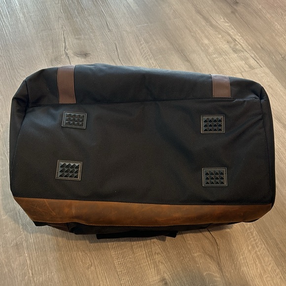 ATHALON | 21" Ponderosa Ballistic & Genuine Leather Duffel Bag - Black - Picture 8 of 10